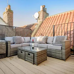 89a Church Street - Luxury One Bed With Roof Terrace Apartment Whitby